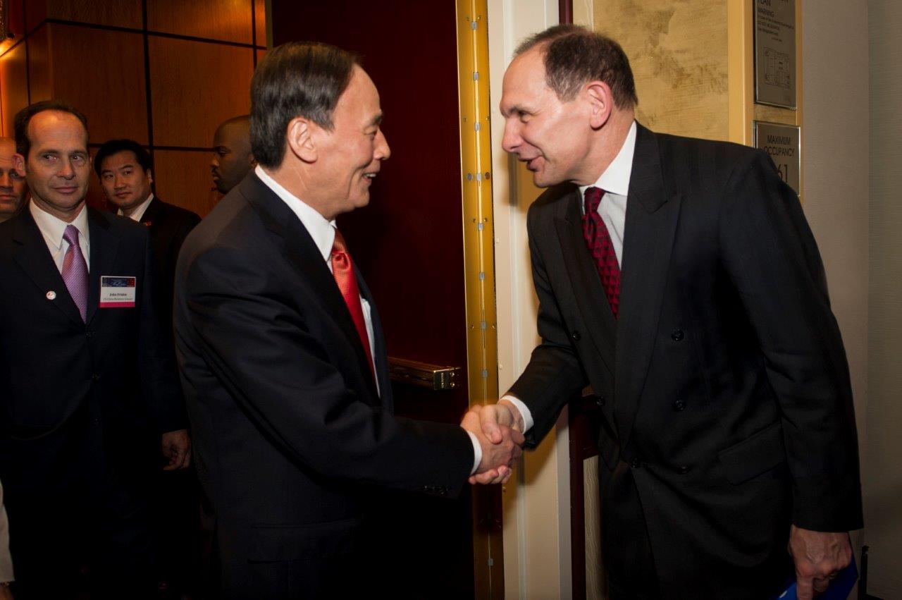 USCBC Chair and Procter & Gamble Chair, President, and CEO Robert A. McDonald greets PRC Vice Premier Wang Qishan. 
