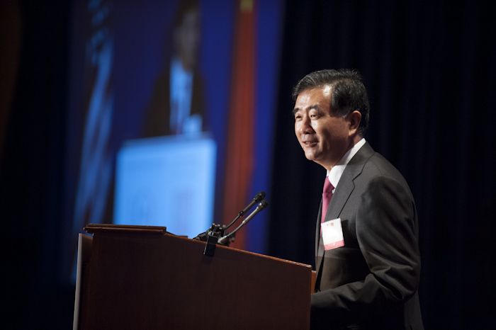 Vice Premier Wang Yang delivers remarks at a USCBC co-hosted dinner at the conclusion of the 2013 Strategic and Economic Dialogue. Vice Premier Wang Yang delivers remarks at a USCBC co-hosted dinner at the conclusion of the 2013 Strategic and Economic Dialogue.